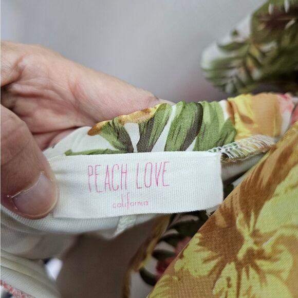 Peach Love California Floral Ruffle 2 Piece Shorts Set Size Small - Picture 12 of 12